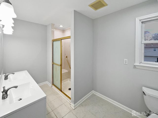 38 Warrenville Road, Middlesex, NJ 08846