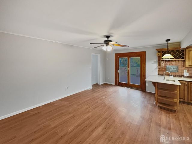 38 Warrenville Road, Middlesex, NJ 08846