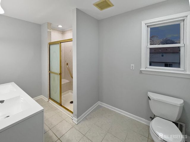 38 Warrenville Road, Middlesex, NJ 08846