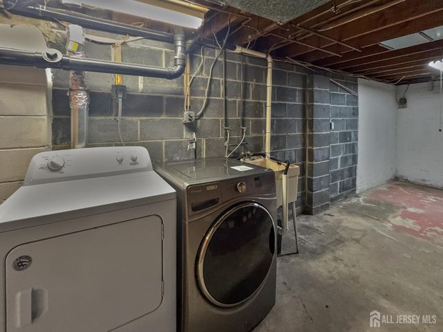 38 Warrenville Road, Middlesex, NJ 08846