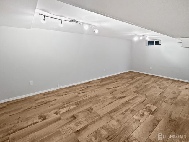 38 Warrenville Road, Middlesex, NJ 08846