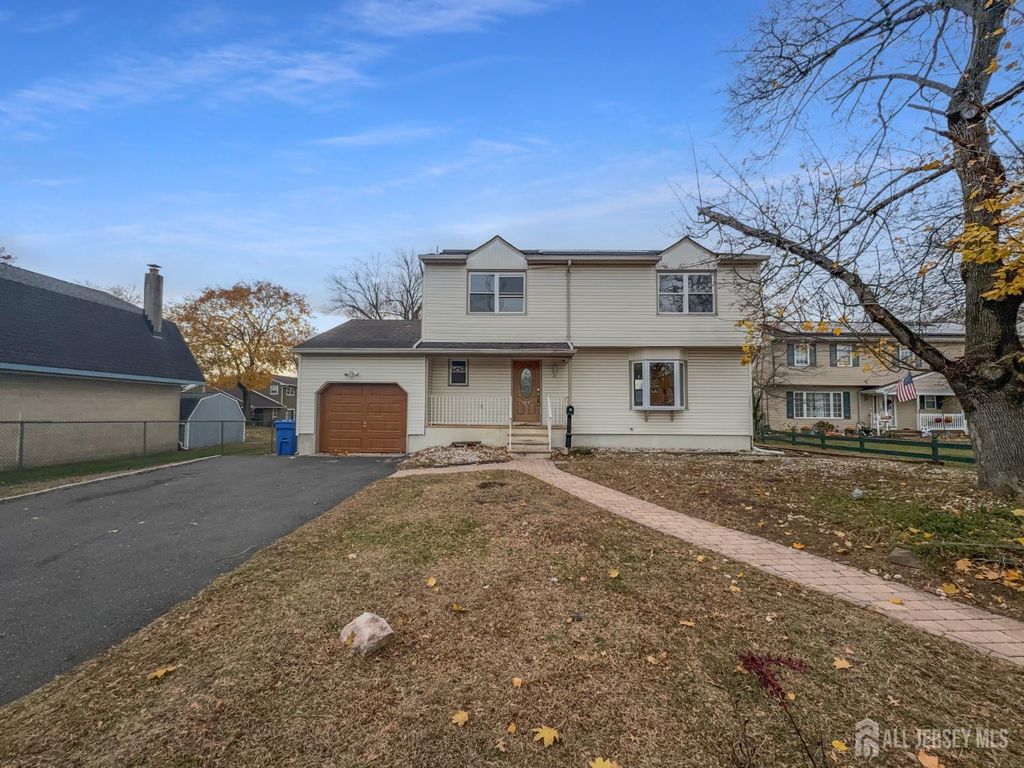 38 Warrenville Road, Middlesex, NJ 08846