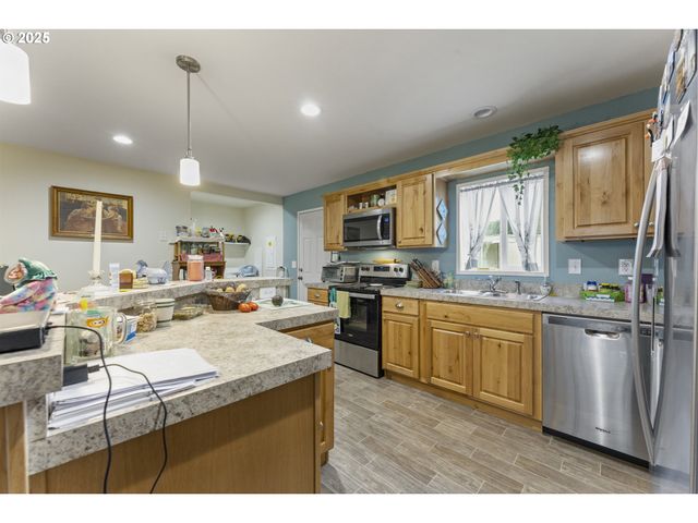 69127 WILDWOOD Rd 4, North Bend, OR 97459