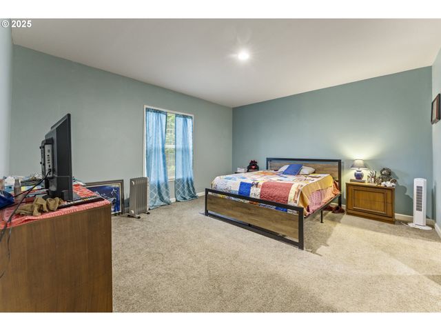 69127 WILDWOOD Rd 4, North Bend, OR 97459