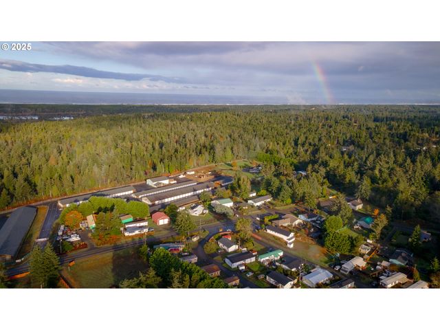 69127 WILDWOOD Rd 4, North Bend, OR 97459