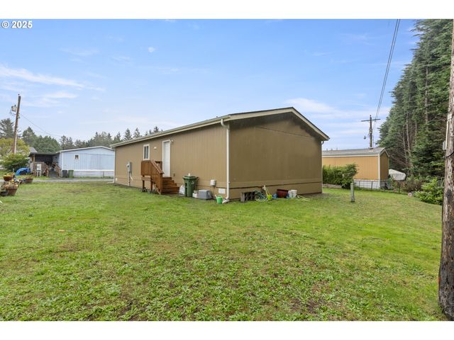 69127 WILDWOOD Rd 4, North Bend, OR 97459