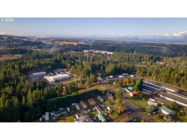 69127 WILDWOOD Rd 4, North Bend, OR 97459