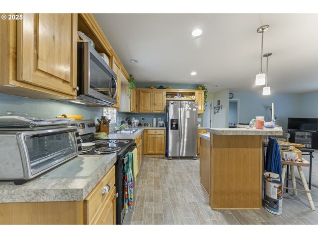 69127 WILDWOOD Rd 4, North Bend, OR 97459