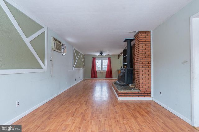 88 LAKESHORE DR, Oakland, NJ 07436