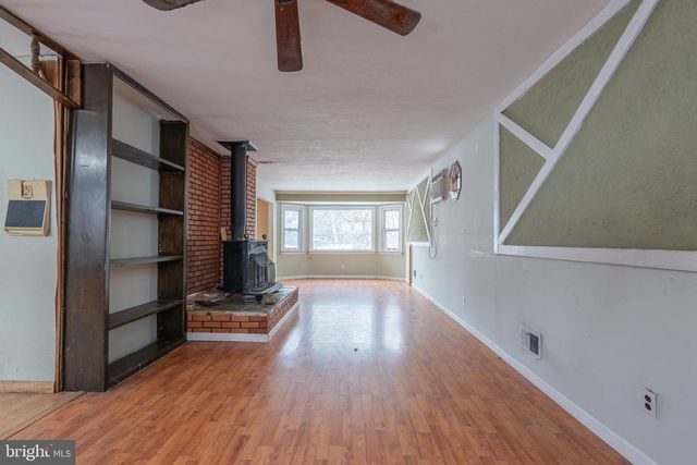 88 LAKESHORE DR, Oakland, NJ 07436