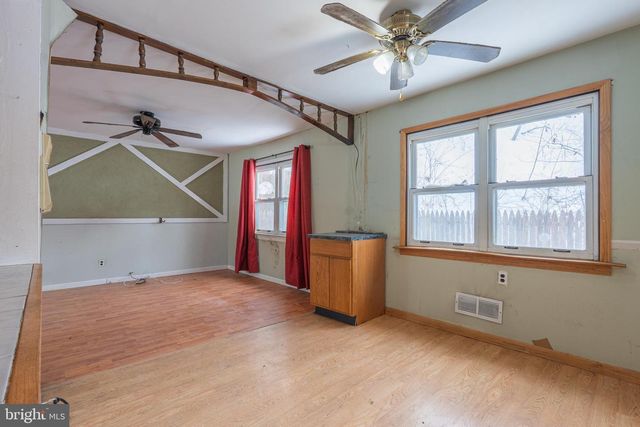 88 LAKESHORE DR, Oakland, NJ 07436