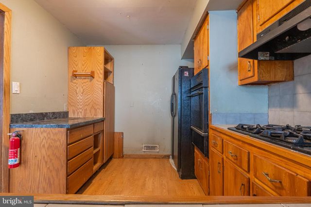 88 LAKESHORE DR, Oakland, NJ 07436