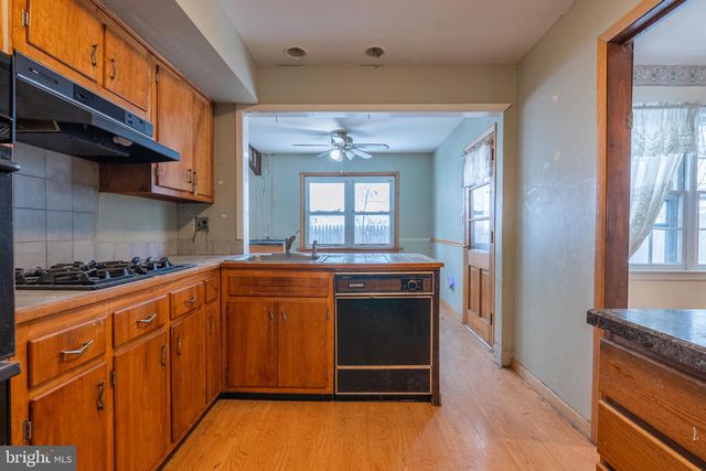 88 LAKESHORE DR, Oakland, NJ 07436