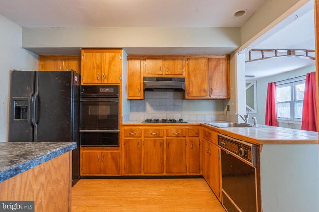 88 LAKESHORE DR, Oakland, NJ 07436