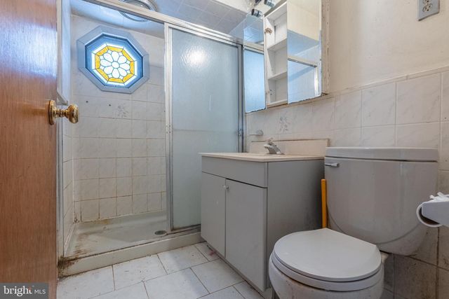 88 LAKESHORE DR, Oakland, NJ 07436