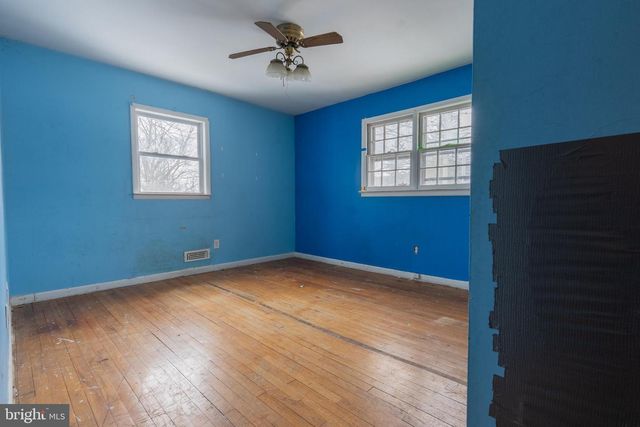 88 LAKESHORE DR, Oakland, NJ 07436