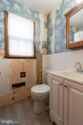 88 LAKESHORE DR, Oakland, NJ 07436