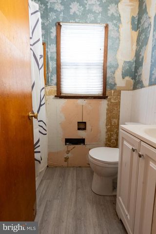 88 LAKESHORE DR, Oakland, NJ 07436