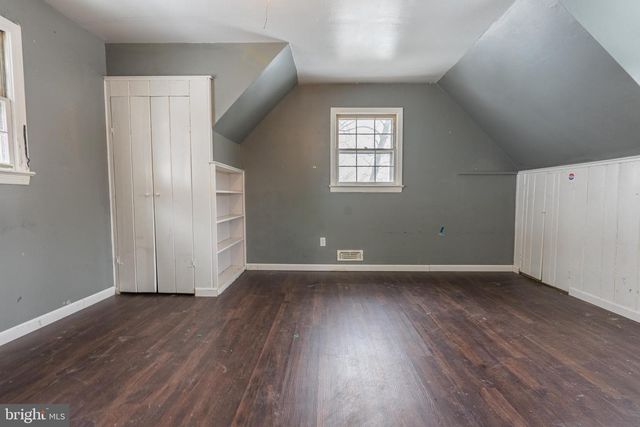 88 LAKESHORE DR, Oakland, NJ 07436