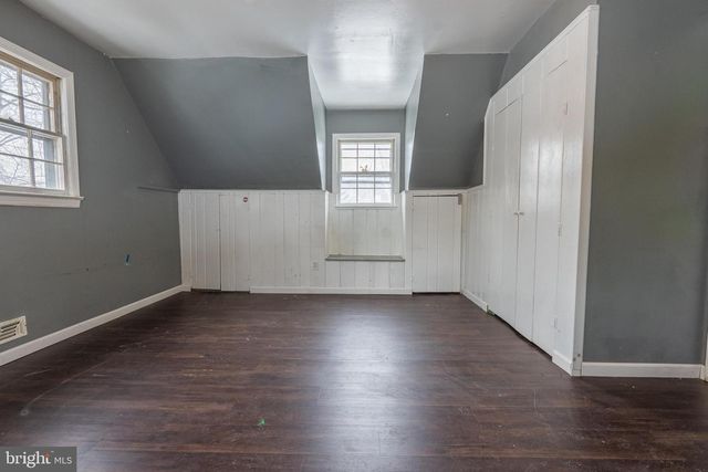 88 LAKESHORE DR, Oakland, NJ 07436