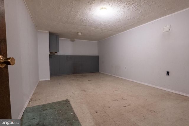 88 LAKESHORE DR, Oakland, NJ 07436