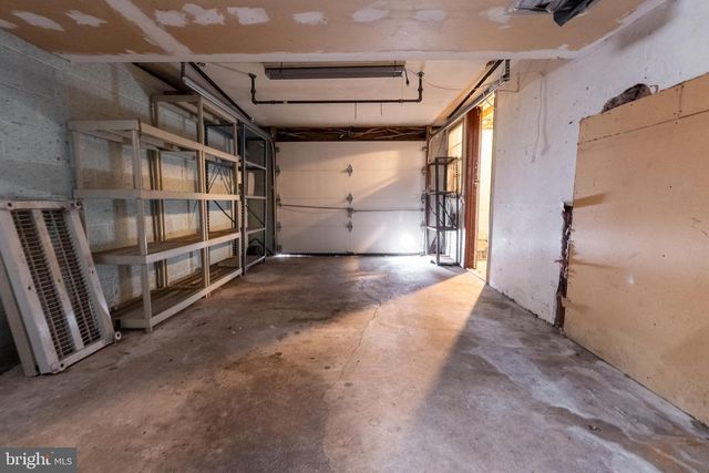 88 LAKESHORE DR, Oakland, NJ 07436