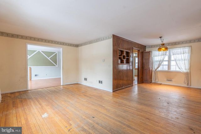 88 LAKESHORE DR, Oakland, NJ 07436