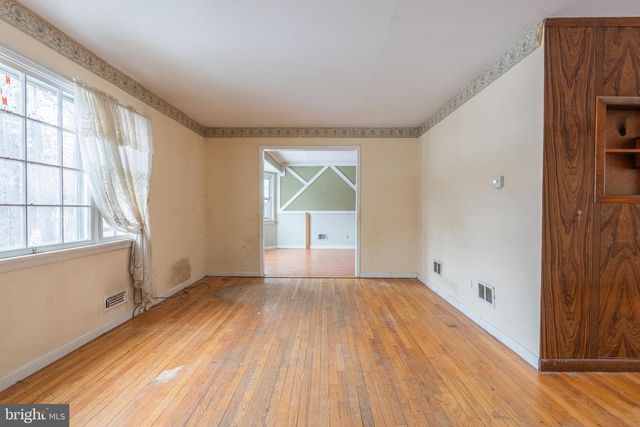 88 LAKESHORE DR, Oakland, NJ 07436