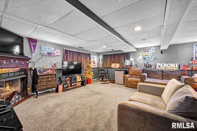 1720 W QUEENS COURT Road, Peoria, IL 61614