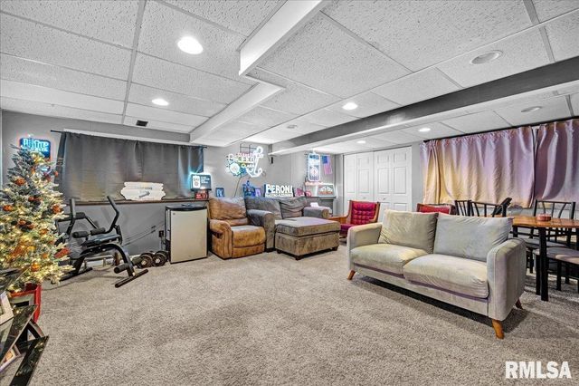 1720 W QUEENS COURT Road, Peoria, IL 61614