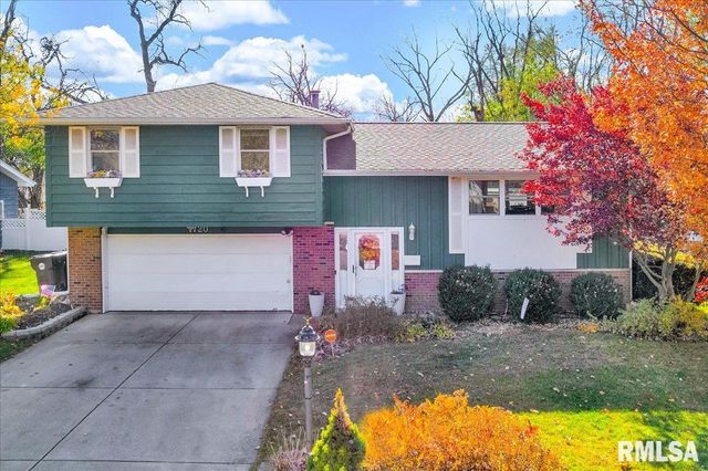 1720 W QUEENS COURT Road, Peoria, IL 61614