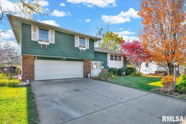 1720 W QUEENS COURT Road, Peoria, IL 61614