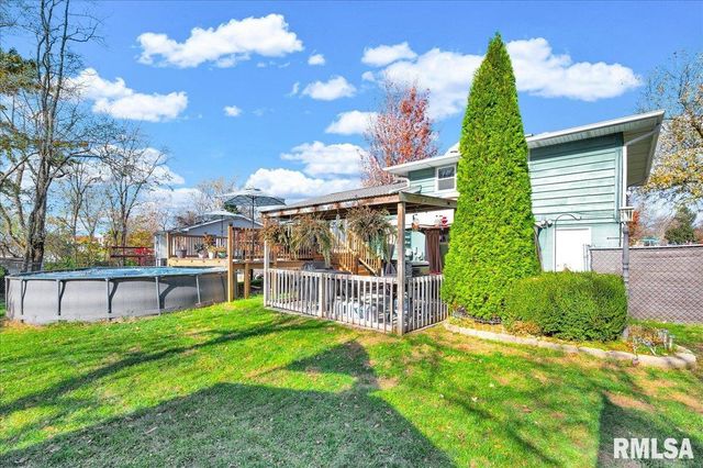 1720 W QUEENS COURT Road, Peoria, IL 61614