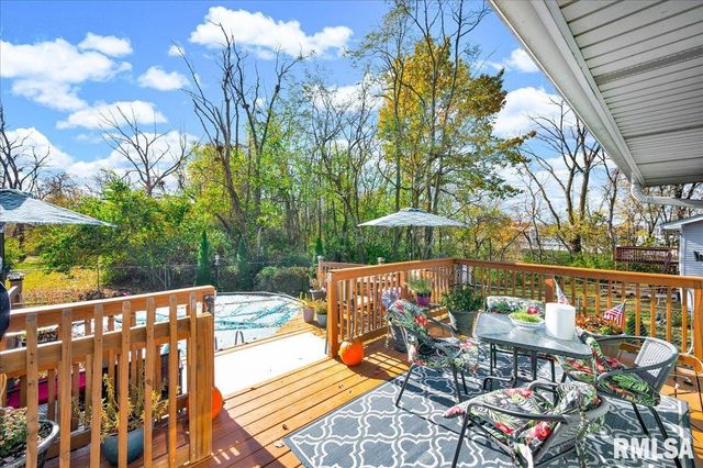 1720 W QUEENS COURT Road, Peoria, IL 61614