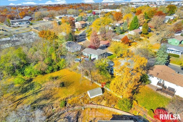 1720 W QUEENS COURT Road, Peoria, IL 61614