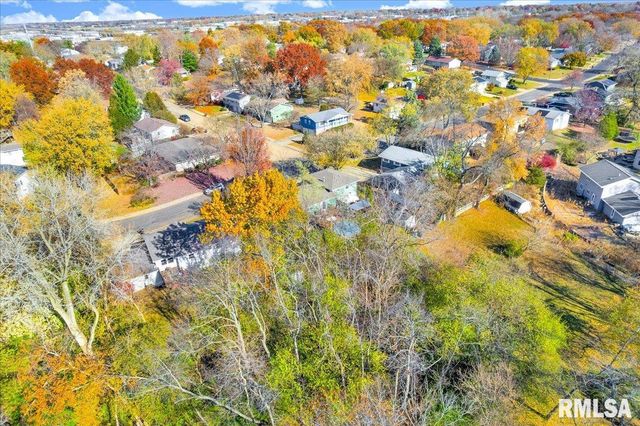 1720 W QUEENS COURT Road, Peoria, IL 61614