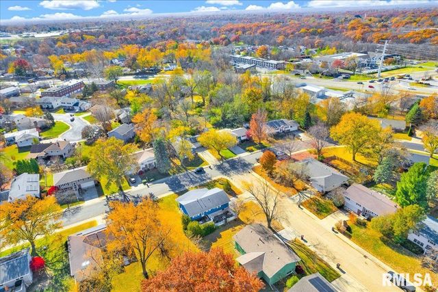 1720 W QUEENS COURT Road, Peoria, IL 61614