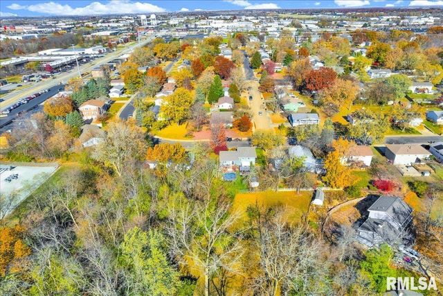 1720 W QUEENS COURT Road, Peoria, IL 61614