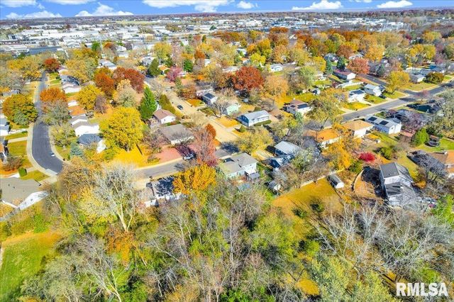 1720 W QUEENS COURT Road, Peoria, IL 61614