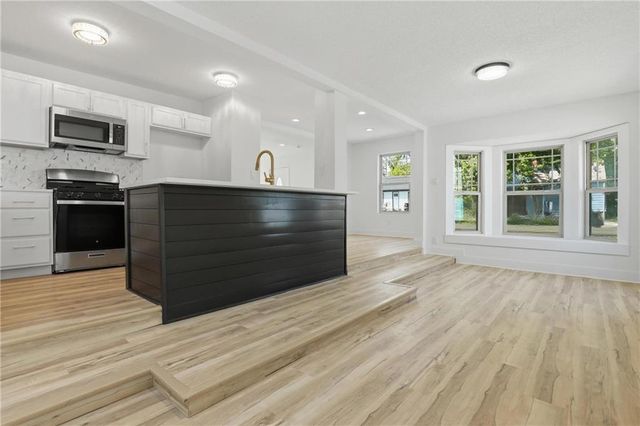3305 Delavan Avenue, Kansas City, KS 66104
