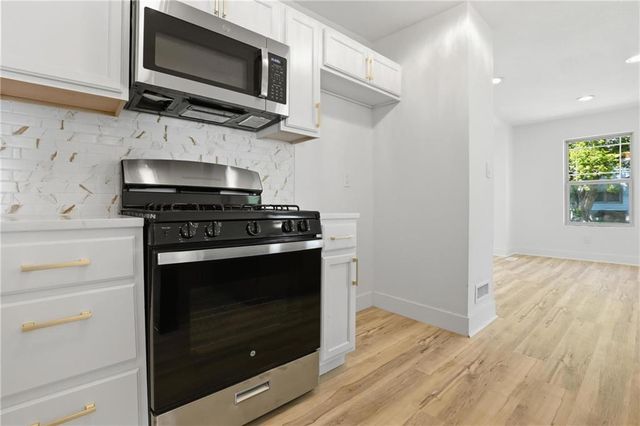 3305 Delavan Avenue, Kansas City, KS 66104