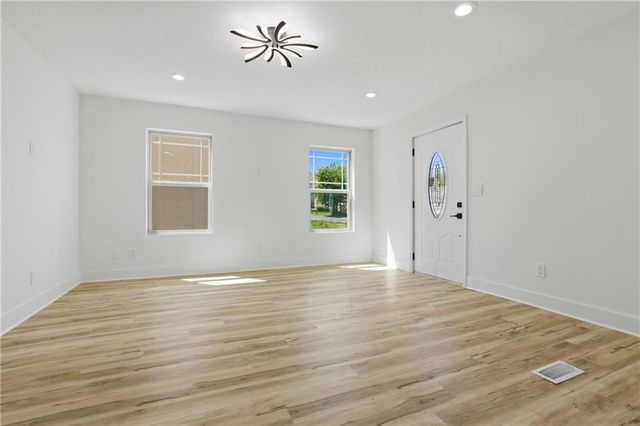 3305 Delavan Avenue, Kansas City, KS 66104