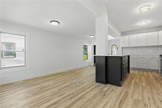 3305 Delavan Avenue, Kansas City, KS 66104