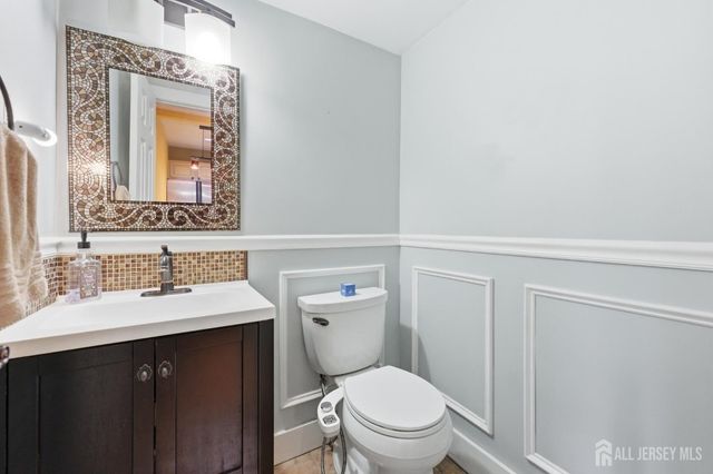 10 Coventry Court, Old Bridge, NJ 07747