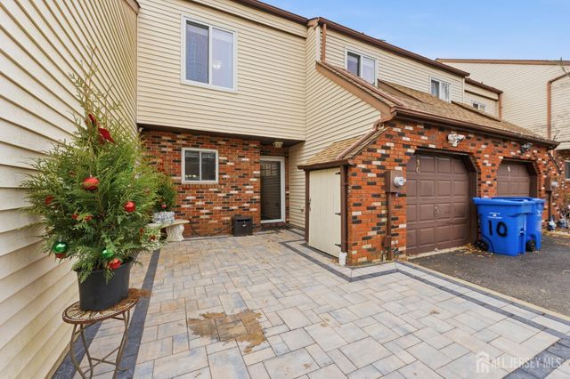 10 Coventry Court, Old Bridge, NJ 07747