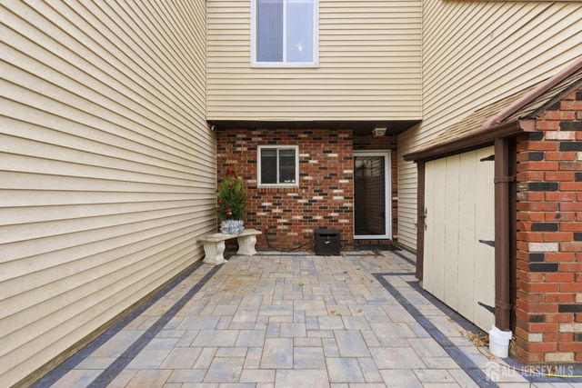 10 Coventry Court, Old Bridge, NJ 07747