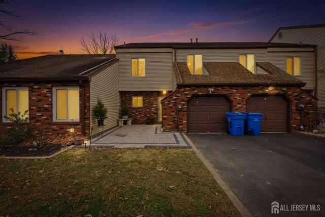 10 Coventry Court, Old Bridge, NJ 07747