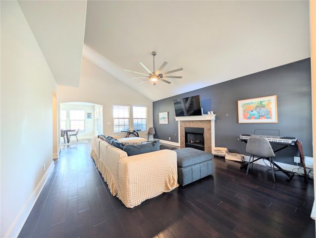 6800 Bay City BND, Austin, TX 78725