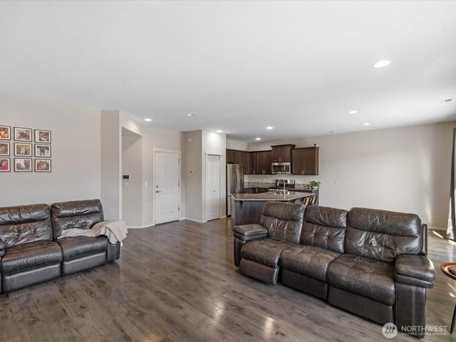 10311 Suncrest Boulevard, Granite Falls, WA 98252