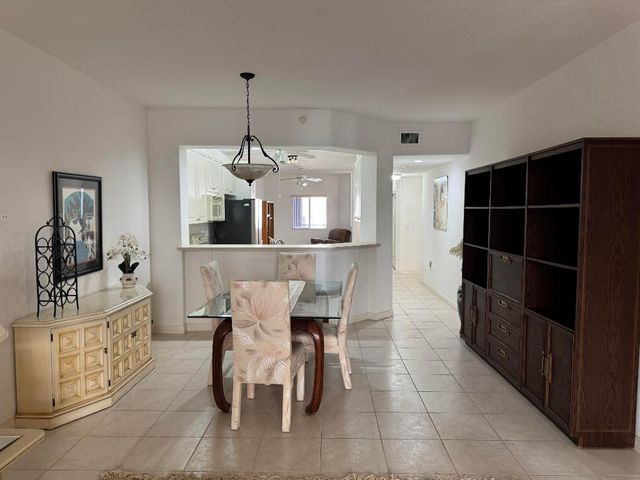 7715 Southampton Terrace 405, Tamarac, FL 33321